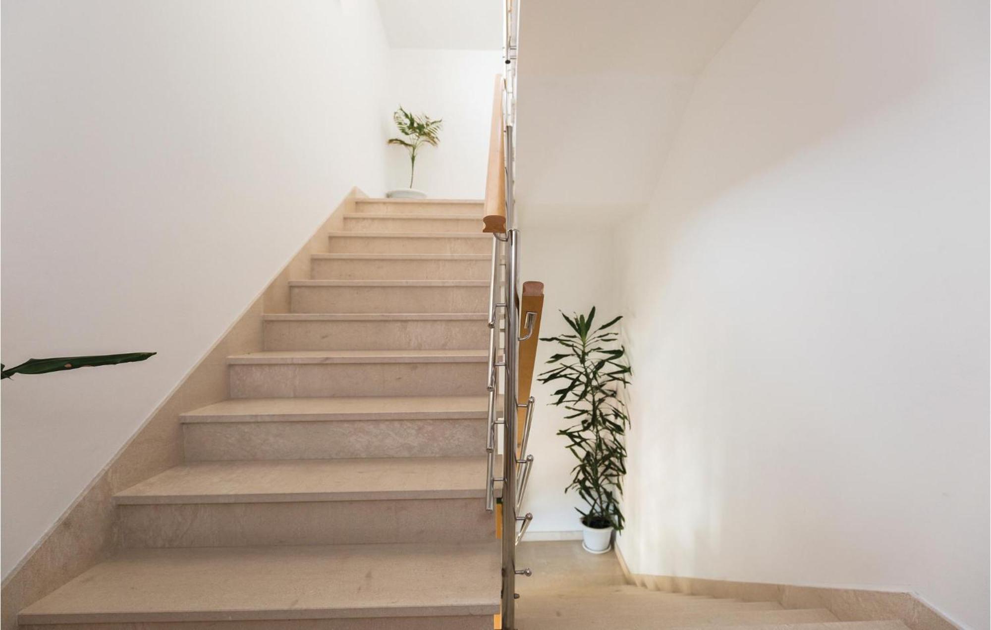 Stunning Apartment In Makarska With Wifi Exterior foto