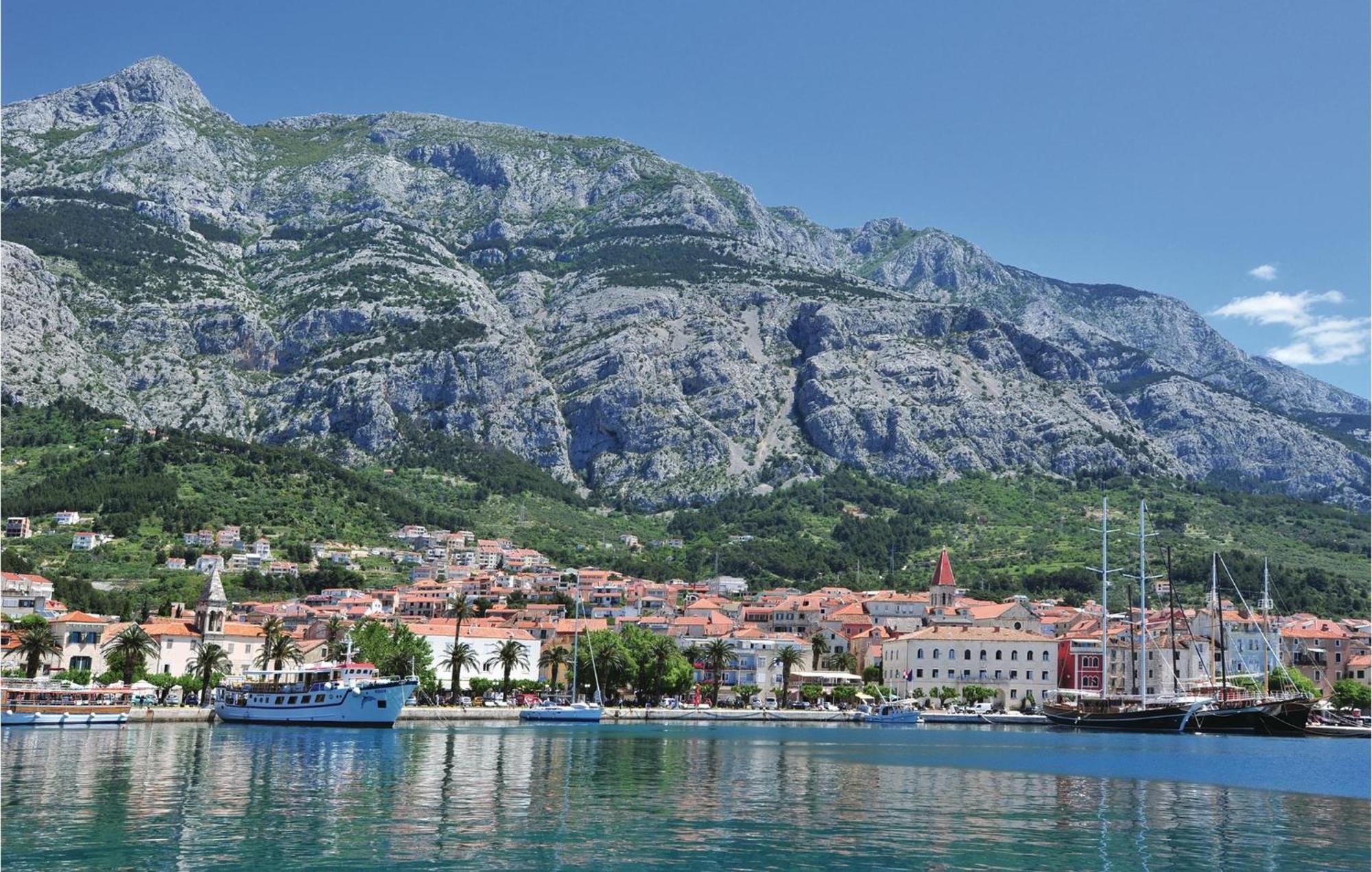 Stunning Apartment In Makarska With Wifi Exterior foto